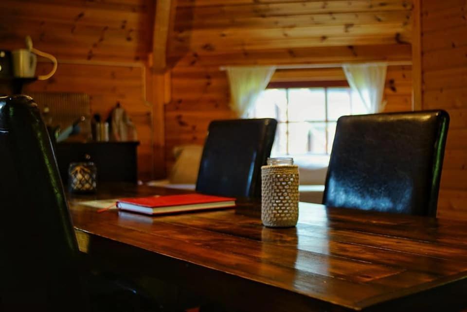 Vestvatn - Arctic Cabins Brekke  エクステリア 写真